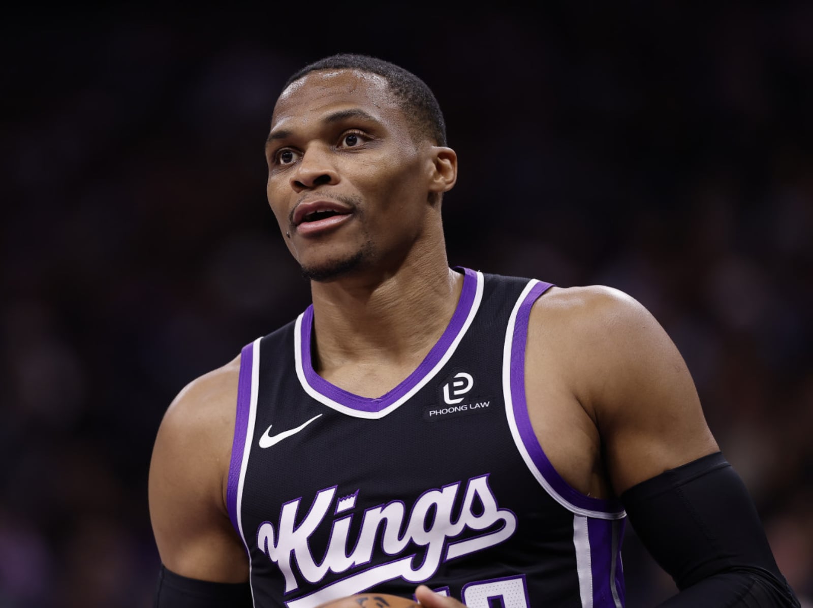 NBA／Russell Westbrook 假摔遭罰引爭議！球迷怒轟：「為何 SGA 和 Luka 沒事？」