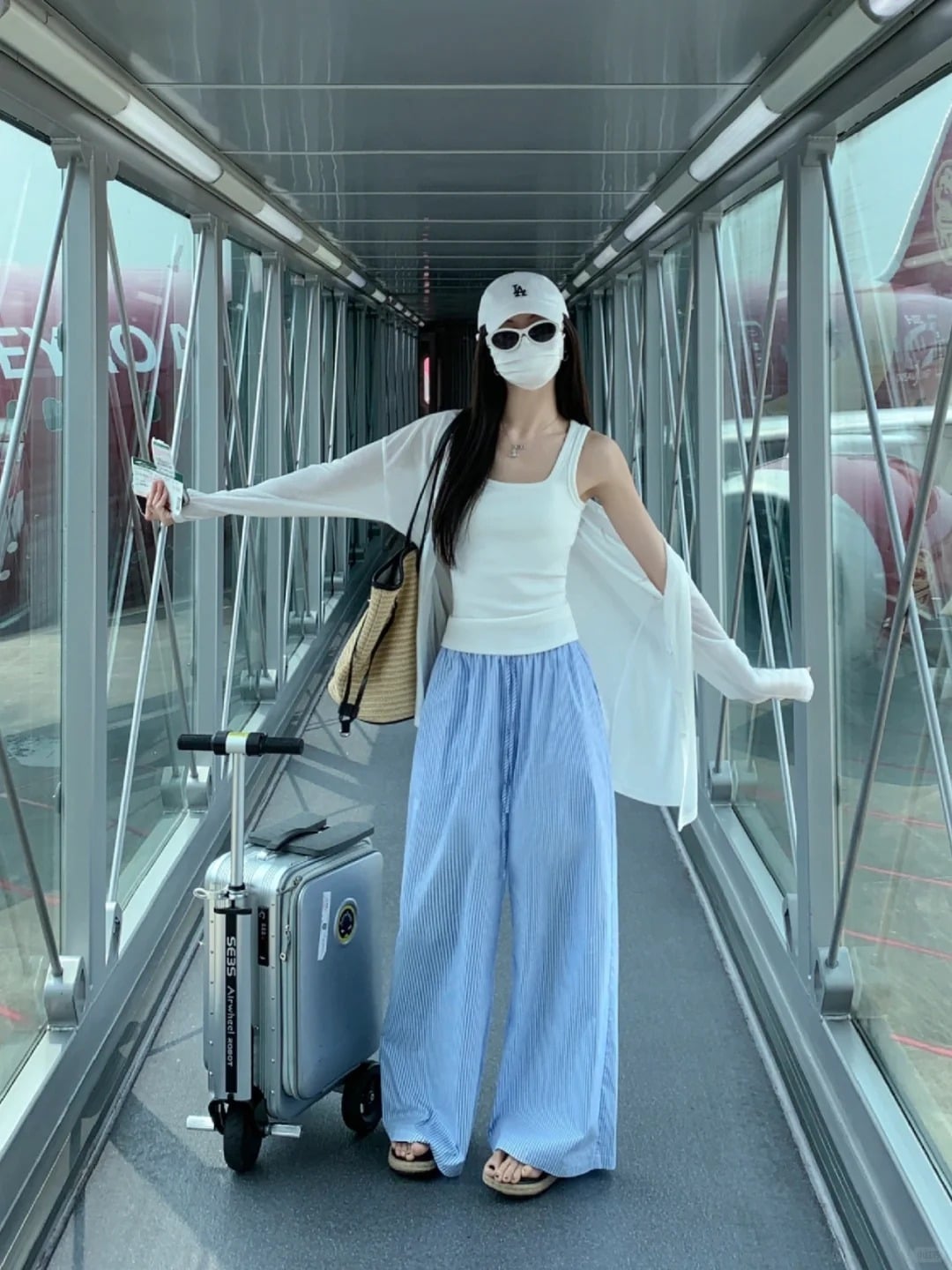 搭飛機過安檢不能穿什麼？鑲鑽 T 恤、長靴⋯5 大地雷物品可能引起爆裂物反應！