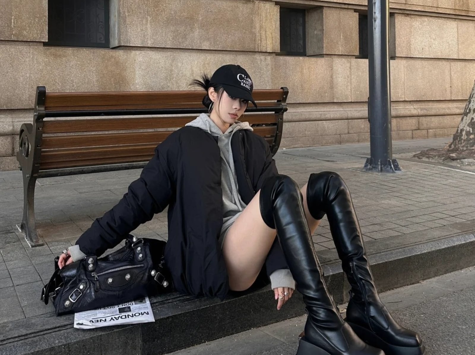 搭飛機過安檢不能穿什麼？鑲鑽 T 恤、長靴⋯5 大地雷物品可能引起爆裂物反應！