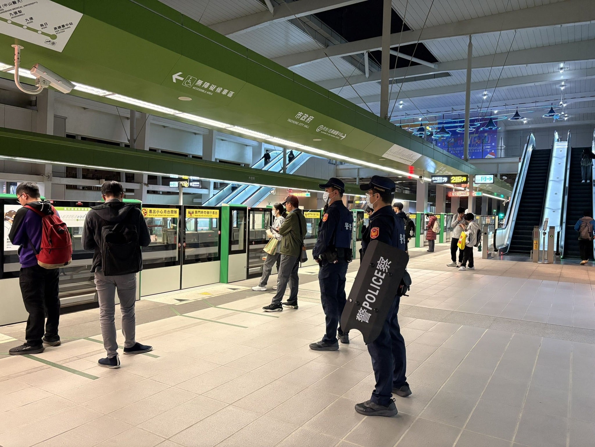 2026 台中跨年 10 大違禁品公開！登機箱、長傘⋯都不能帶！