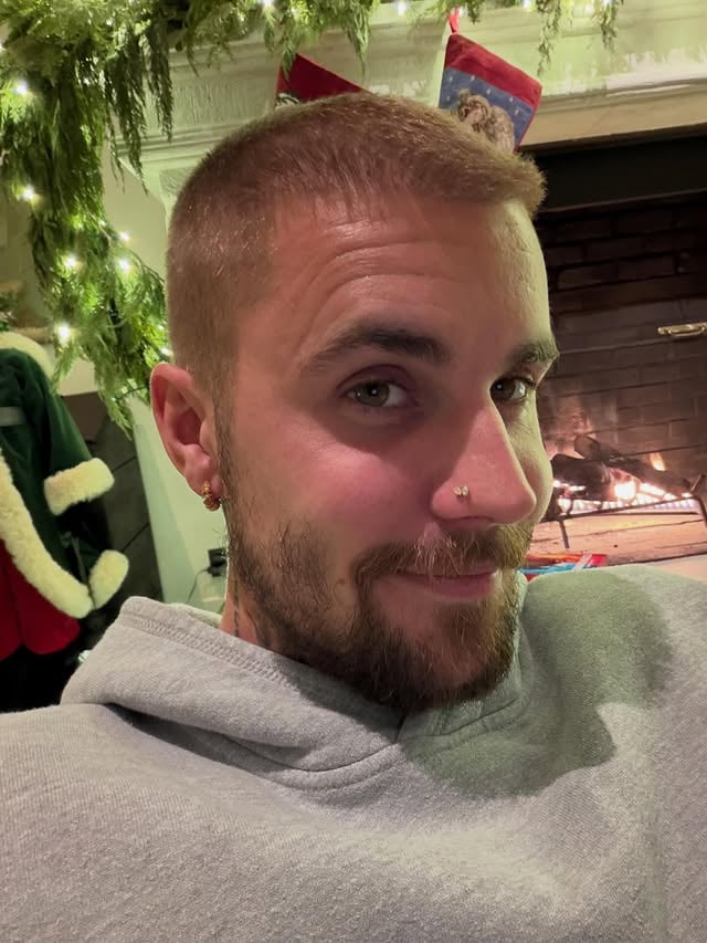 小賈斯汀 Justin Bieber 罕見分享父子時刻！甜曬兒子照坦言：「家庭與信仰療癒了我的靈魂！」