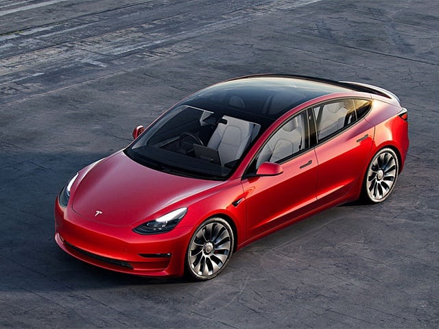特斯拉 Model 3 爆安全爭議！美監管機構：「緊急門把設計太隱密！」