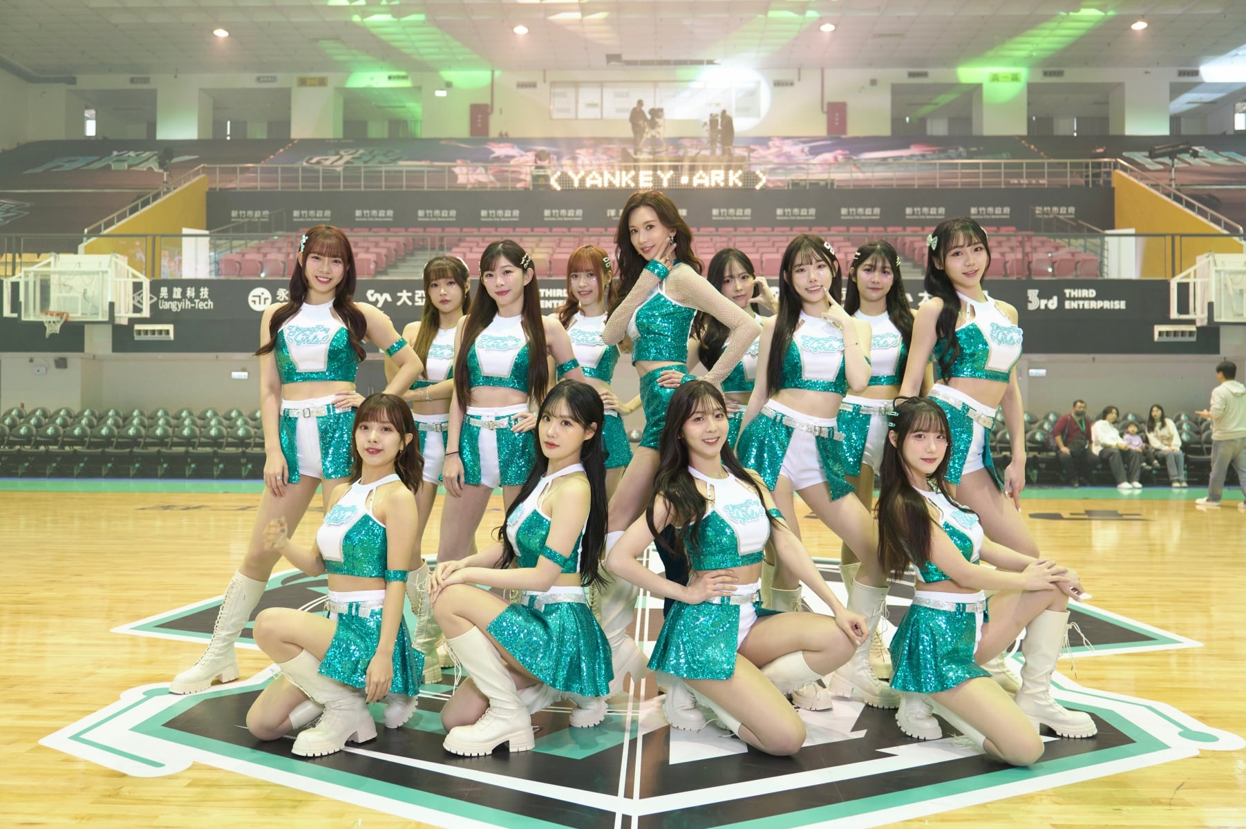 林志玲化身「洋基女孩」啦啦隊應援驚艷全場！51 歲站 C 位熱舞狀態超頂！