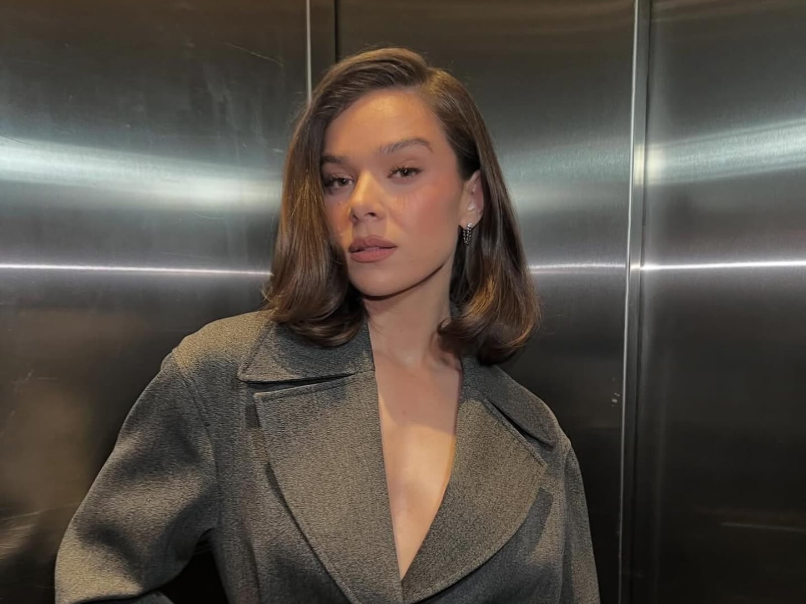 海莉史坦菲德 Hailee Steinfeld 懷孕！與 NFL 四分衛 Josh Allen 迎接第一個寶寶