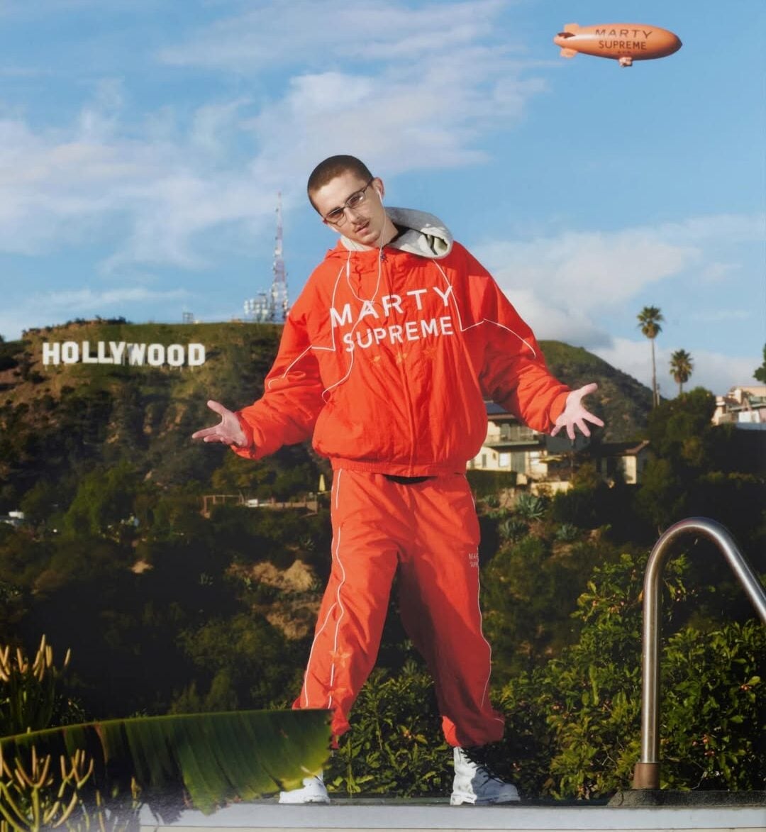 看完《橫衝直闖》想學甜茶 Timothée Chalamet 穿搭？盤點 8 款 50 年代風格單品，UNIQLO 就能全買到！