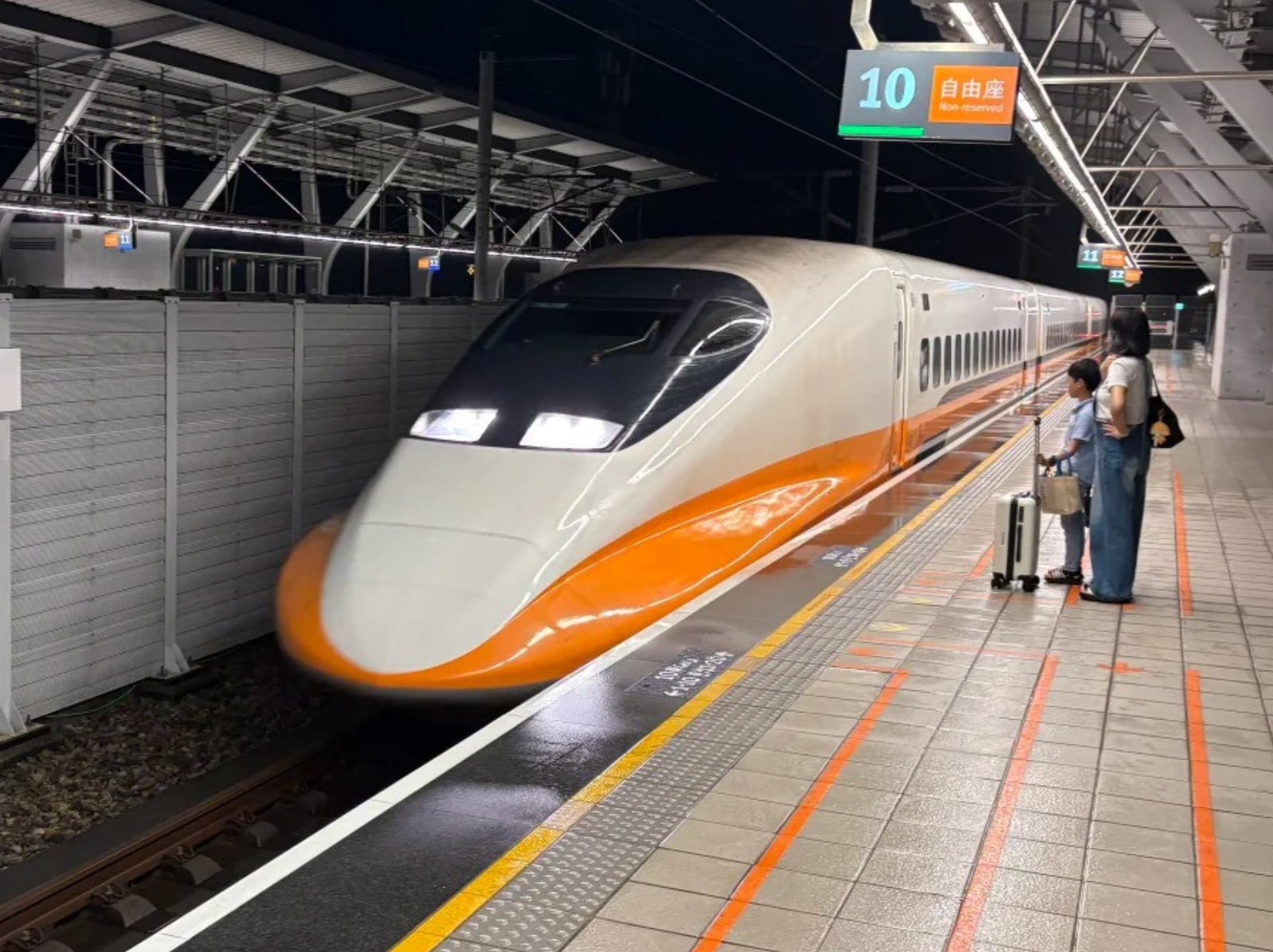 台灣高鐵宣布加開夜間班次／台北高雄直達車！車次、開賣時間一次看！