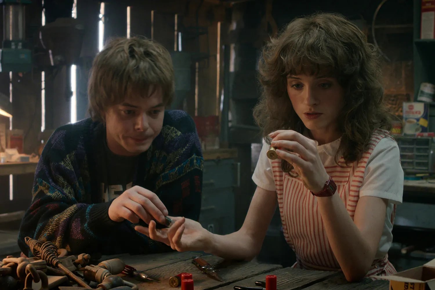 《怪奇物語5》第五季南西、強納森「反求婚」橋段引熱議！杜夫兄弟親揭背後意義！