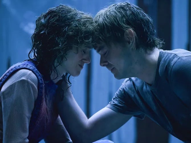 《怪奇物語5》第五季南西、強納森「反求婚」橋段引熱議！杜夫兄弟親揭背後意義！