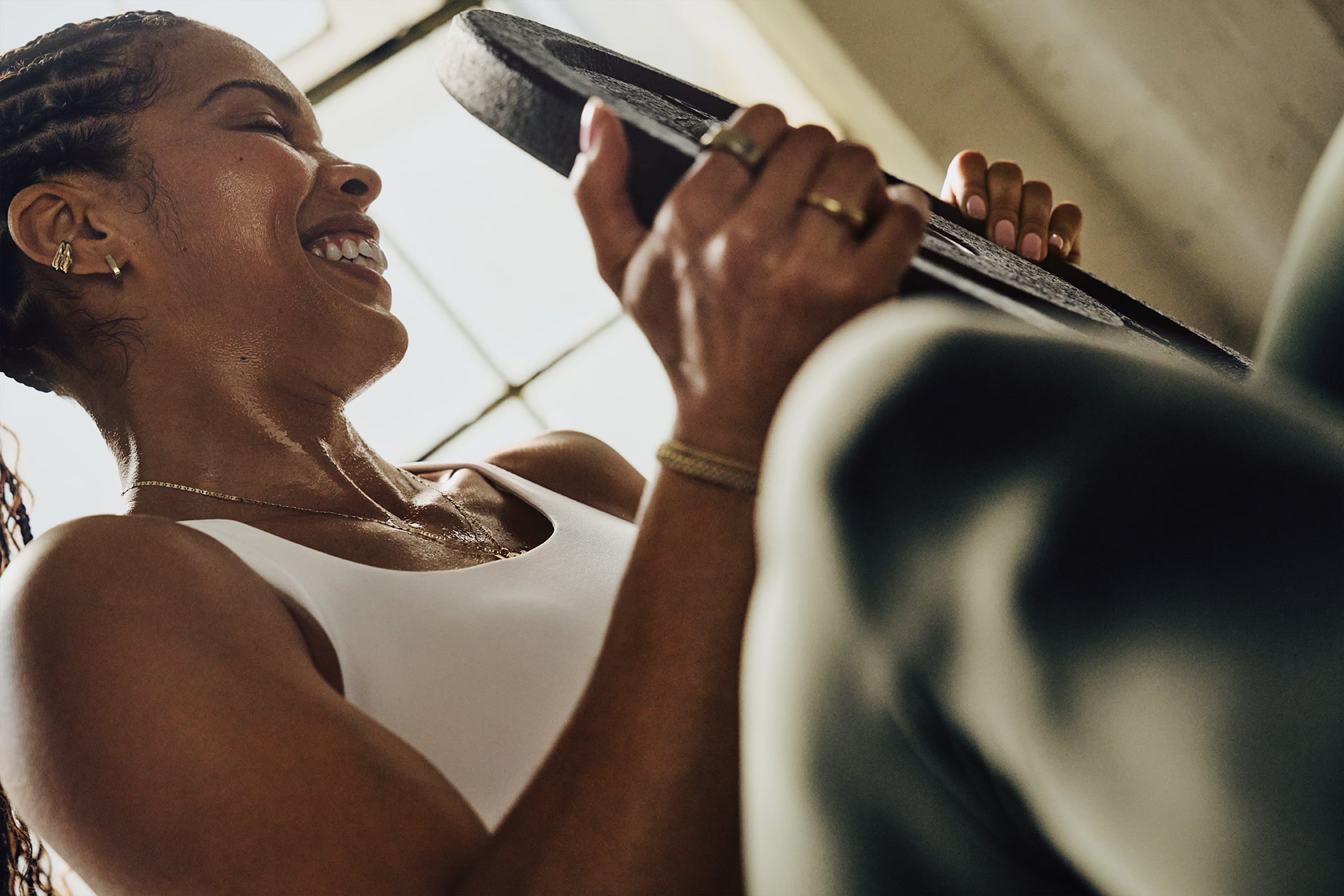 lululemon 推出冬季 2025 Train 系列！攜手 Lewis Hamilton 與體能之巔 Amotti 激發無限潛能！