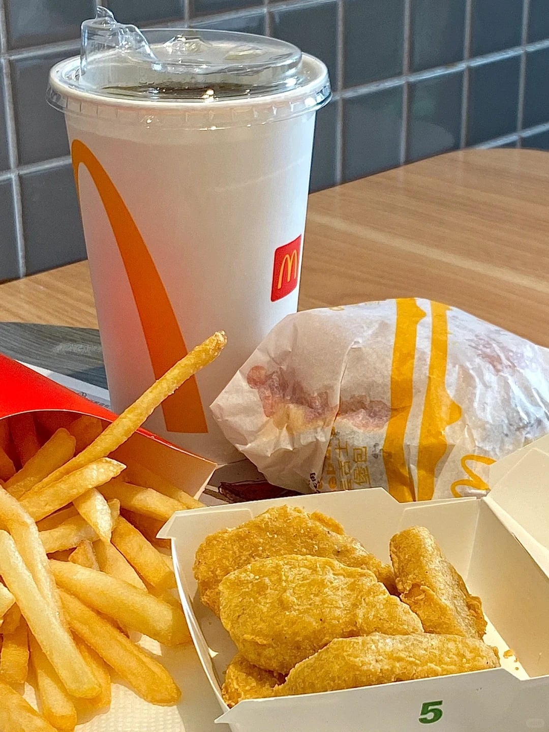 2026 跨年速食店懶人包：肯德基／麥當勞／必勝客買一送一！優惠代碼、營業時間一次看！