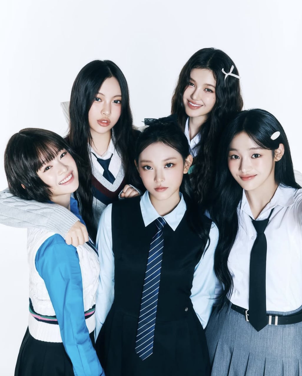 NewJeans Danielle 遭解約恐賠 23 億！同日搬煤炭做公益全程不知情！