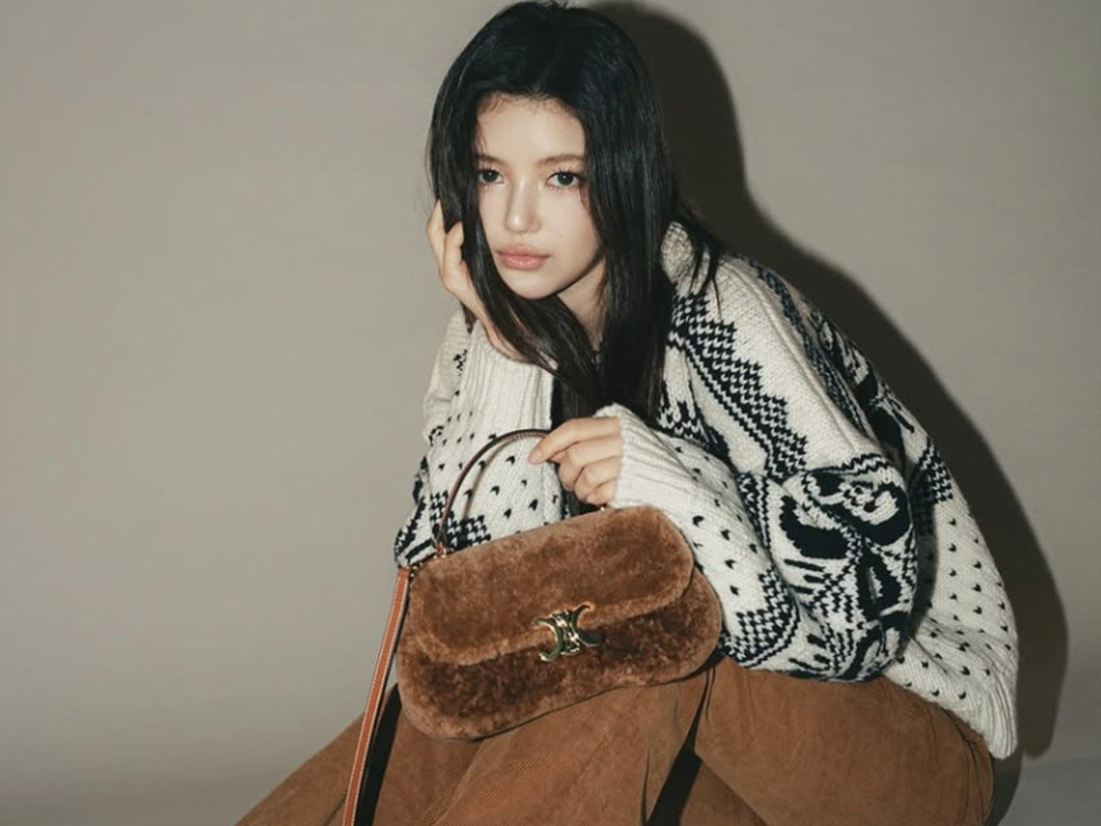 NewJeans Danielle 遭解約恐賠 23 億！同日搬煤炭做公益全程不知情！