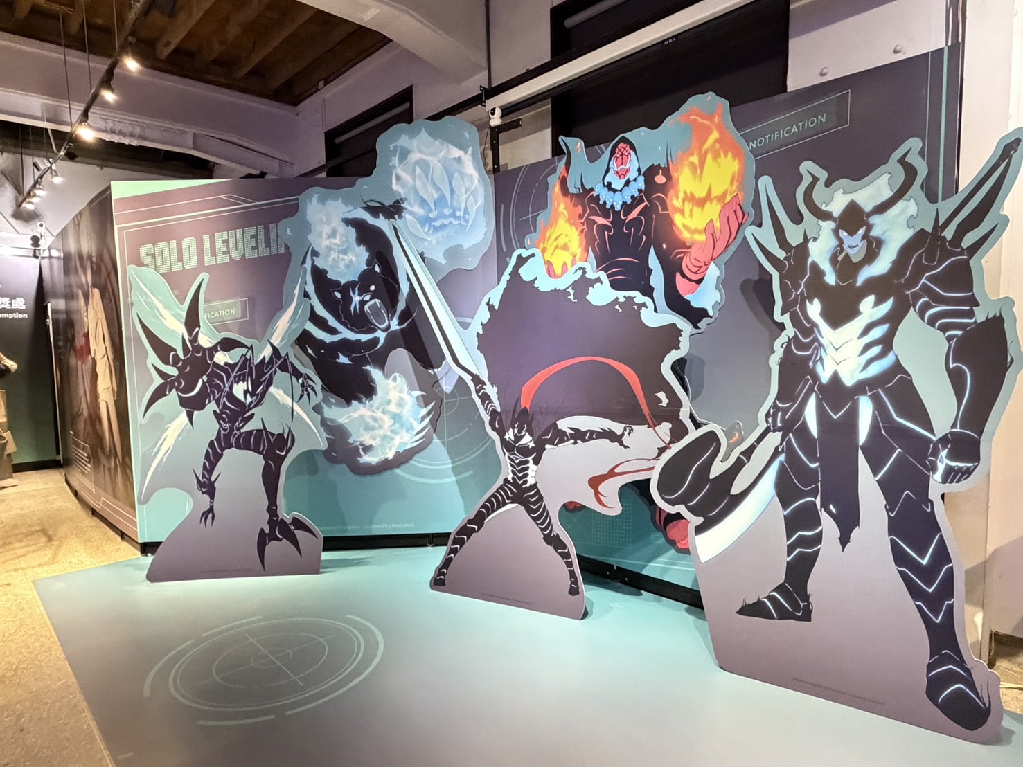 《我獨自升級》沉浸式快閃店登台!成振宇、闇影軍團現身松山文創園區
