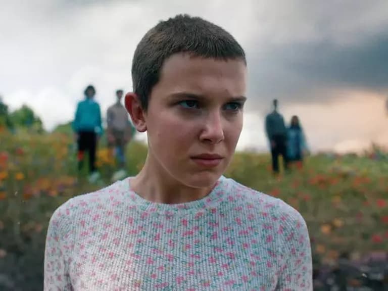 米莉芭比布朗 Millie Bobby Brown 帶傷參加宣傳！手臂掛吊帶現身意外引發網友熱議！