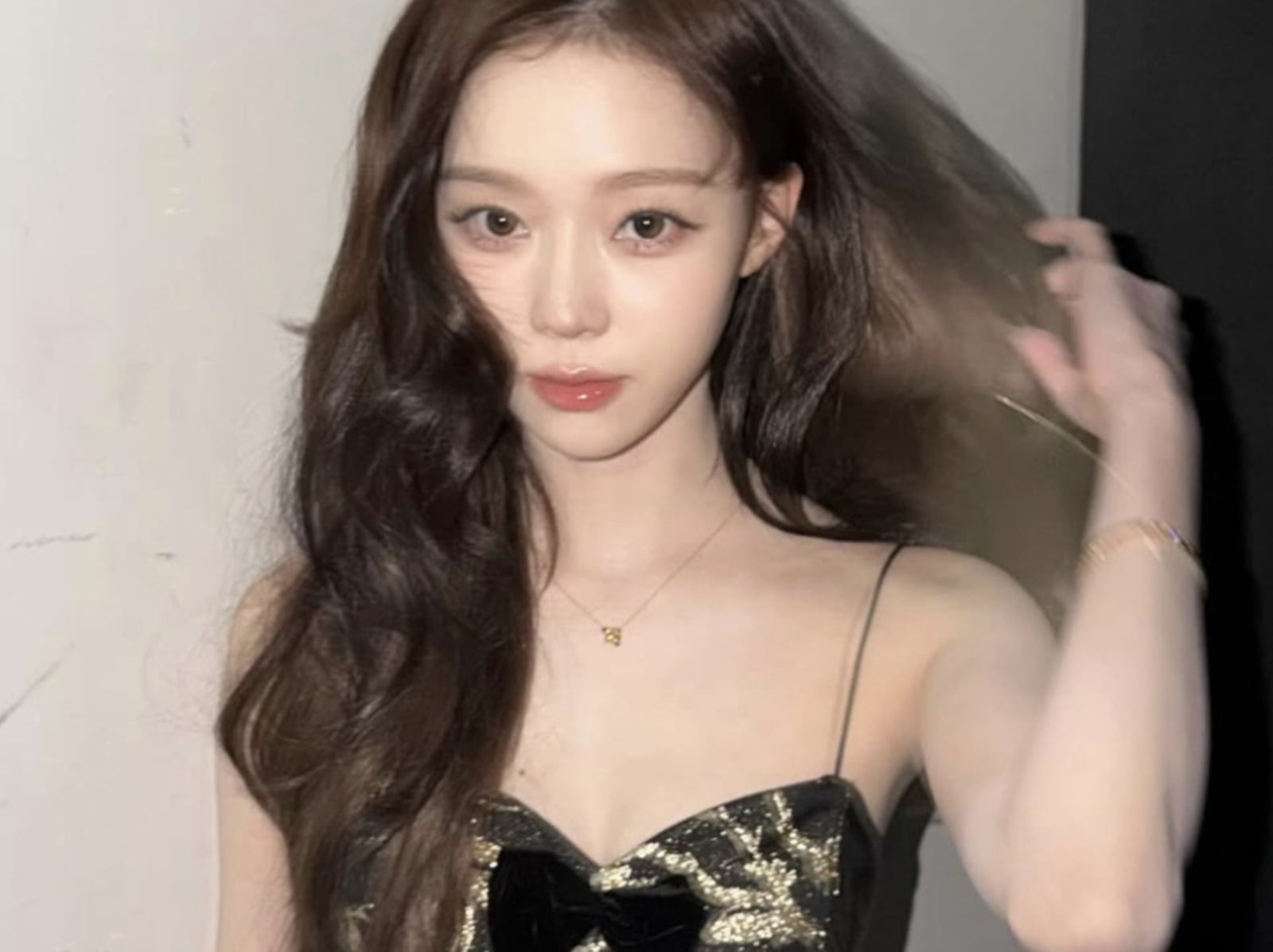 aespa Winter 身高 163 公分、元旦生日、傳和田柾國熱戀、狗狗刺青超吸睛⋯10 件事一次看！