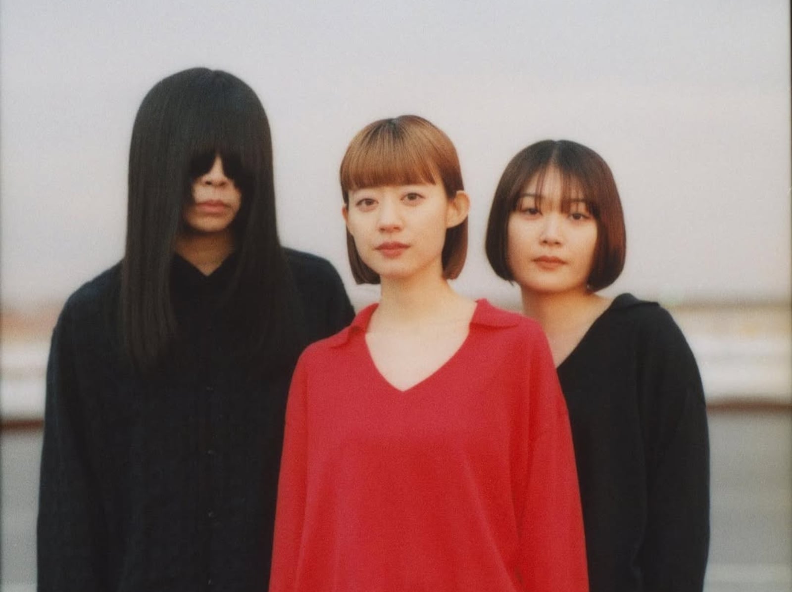 羊文學鼓手退團聲明曝光！陪伴樂團近 10 年，主唱塩塚感性回應引熱議！