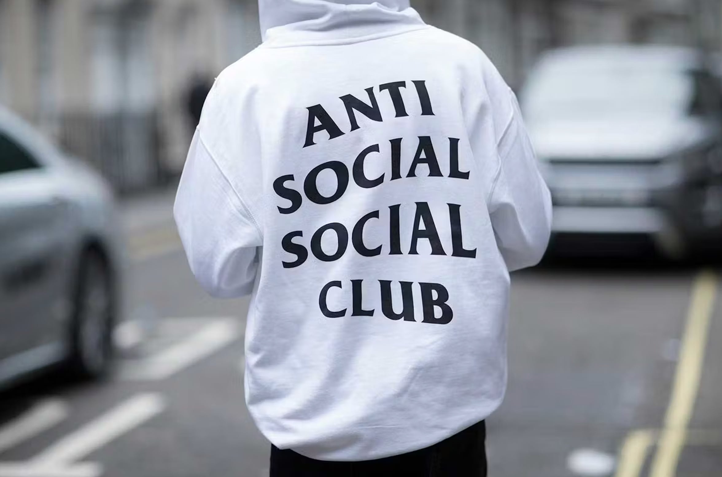 2016 年紅什麼？｜盤點 10 大當年流行趨勢，Yeezy 350、Off-White⋯你還記得哪些？【街個有料】