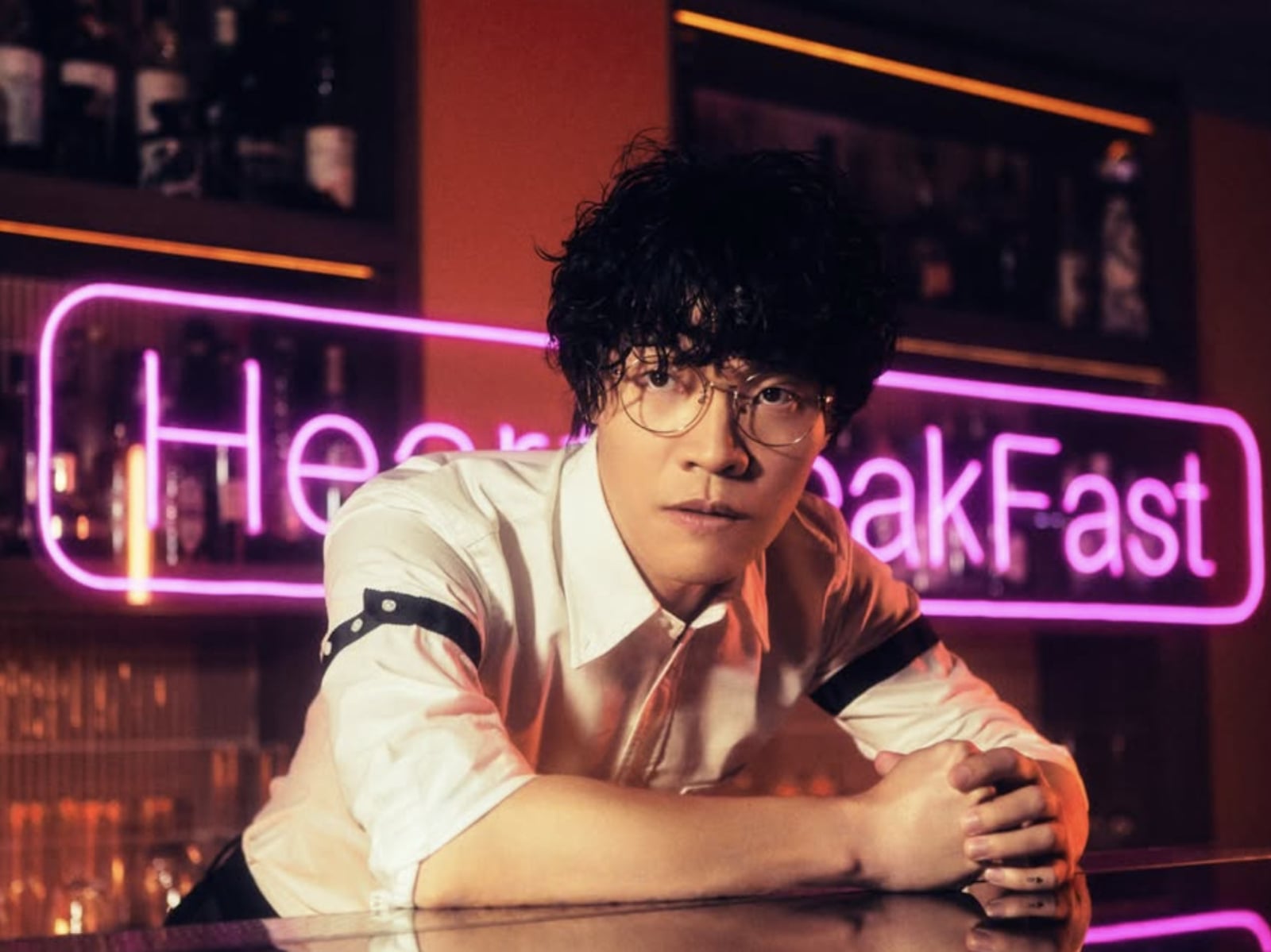 盧廣仲跨年夜連喝 12 杯水！暖心原因曝光感動網友「小隊長好暖！」