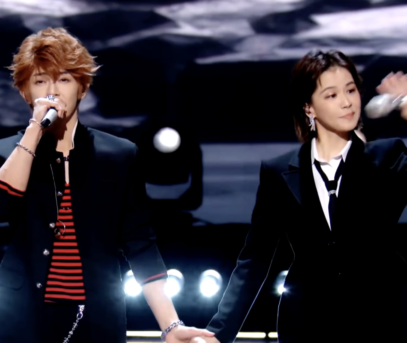 《終極一班》「東婷 CP」汪東城、曾沛慈合體唱神曲！重現芭樂高中天台！