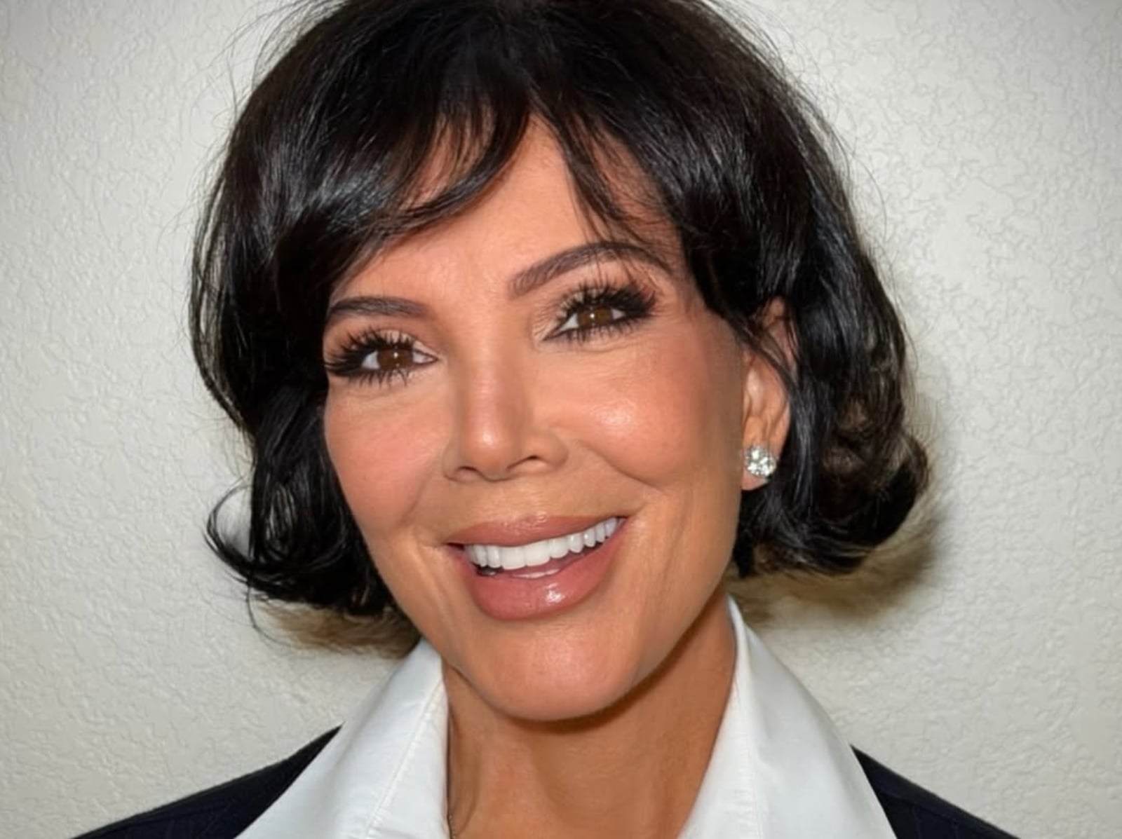 克里斯詹娜 70 歲凍齡秘密曝光！自曝花上萬元整形，僅剩鼻子是真的！