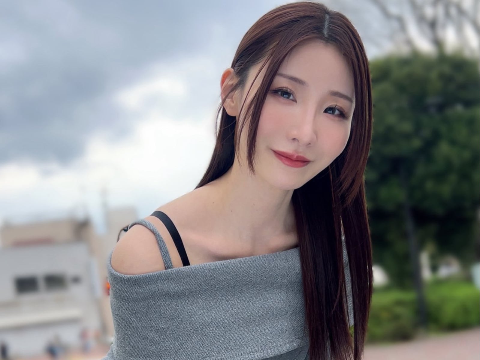 Nia（伊東愛瑠）被質疑人設造假，曬出護照證明台灣身份！【老司J開車】