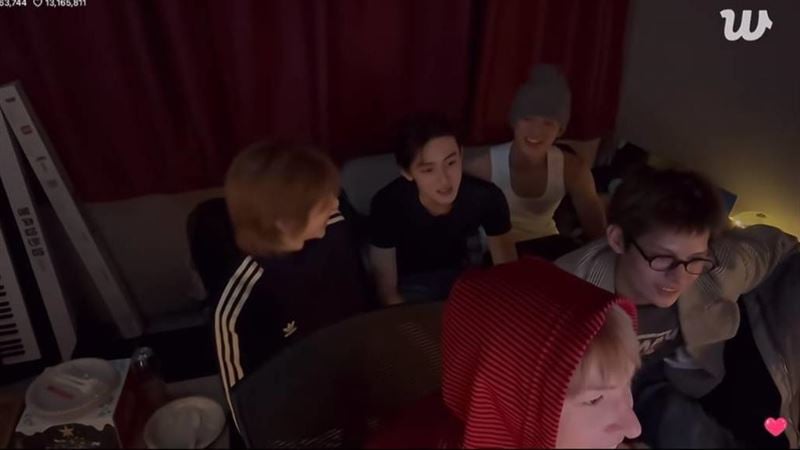 CORTIS 台灣成員趙雨凡直播大聊「戀愛經驗」!經紀人急致電求中斷!