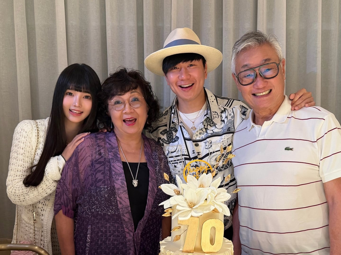 林俊傑 JJ 認愛小 20 歲網紅七七！陶晶瑩機場巧遇早看穿：「我嘴巴超緊！」