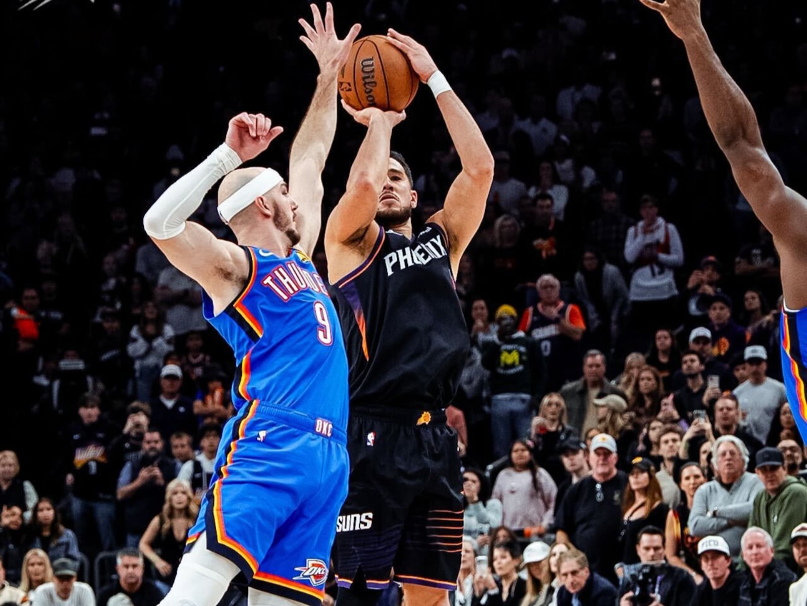 NBA／Devin Booker 0.7 秒驚天三分彈準絕殺！太陽克服 18 分落後逆轉扳倒雷霆！