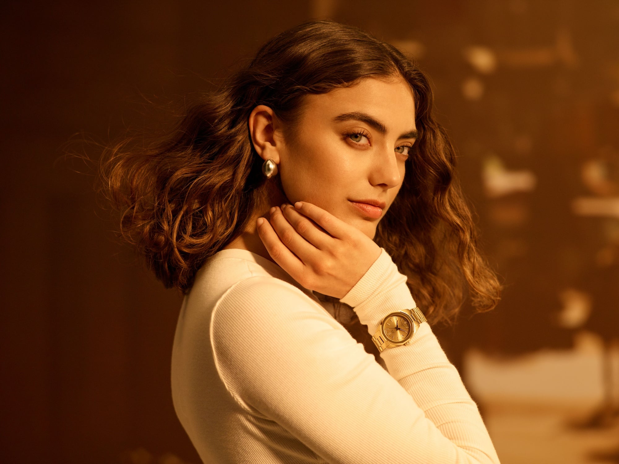 天梭表 SRV 方形腕錶復刻回歸！向 1920 年代女性致敬，Art Deco 幾何切割鏡面引熱議，5 款配色任選！