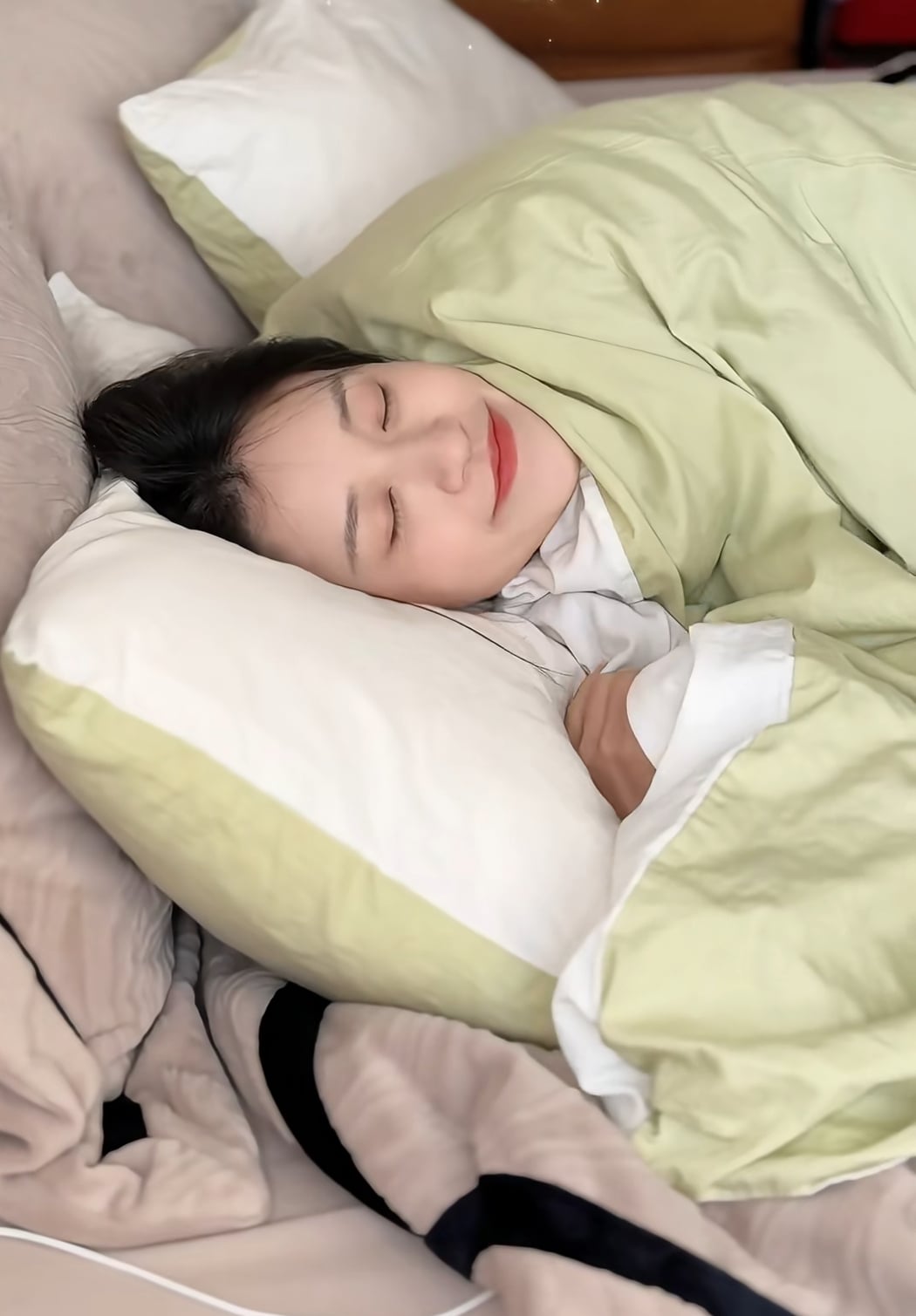 被子怎麼蓋最保暖?Threads 網友點出「正確蓋法攻略」,寒流低溫也不怕冷!