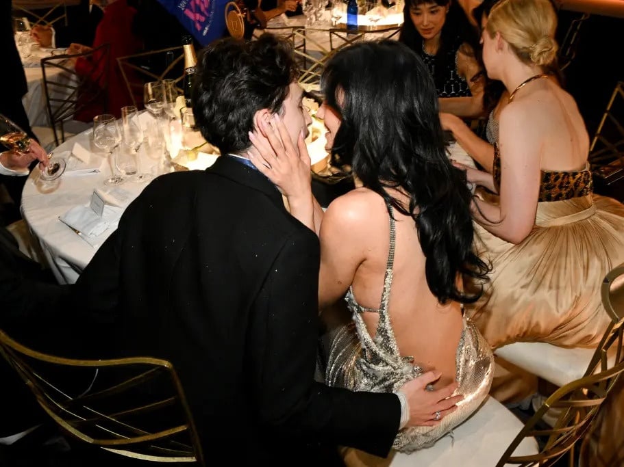 「甜茶」提摩西夏勒梅 Timothée Chalamet 認愛凱莉珍娜！奪影帝感言：「沒有你我做不到這一切！」