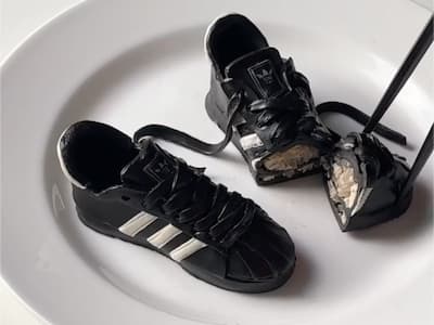 韓國食物藝術家用「餃子」神還原 adidas Superstar！80 萬粉絲狂讚，細節精緻到捨不得吃！