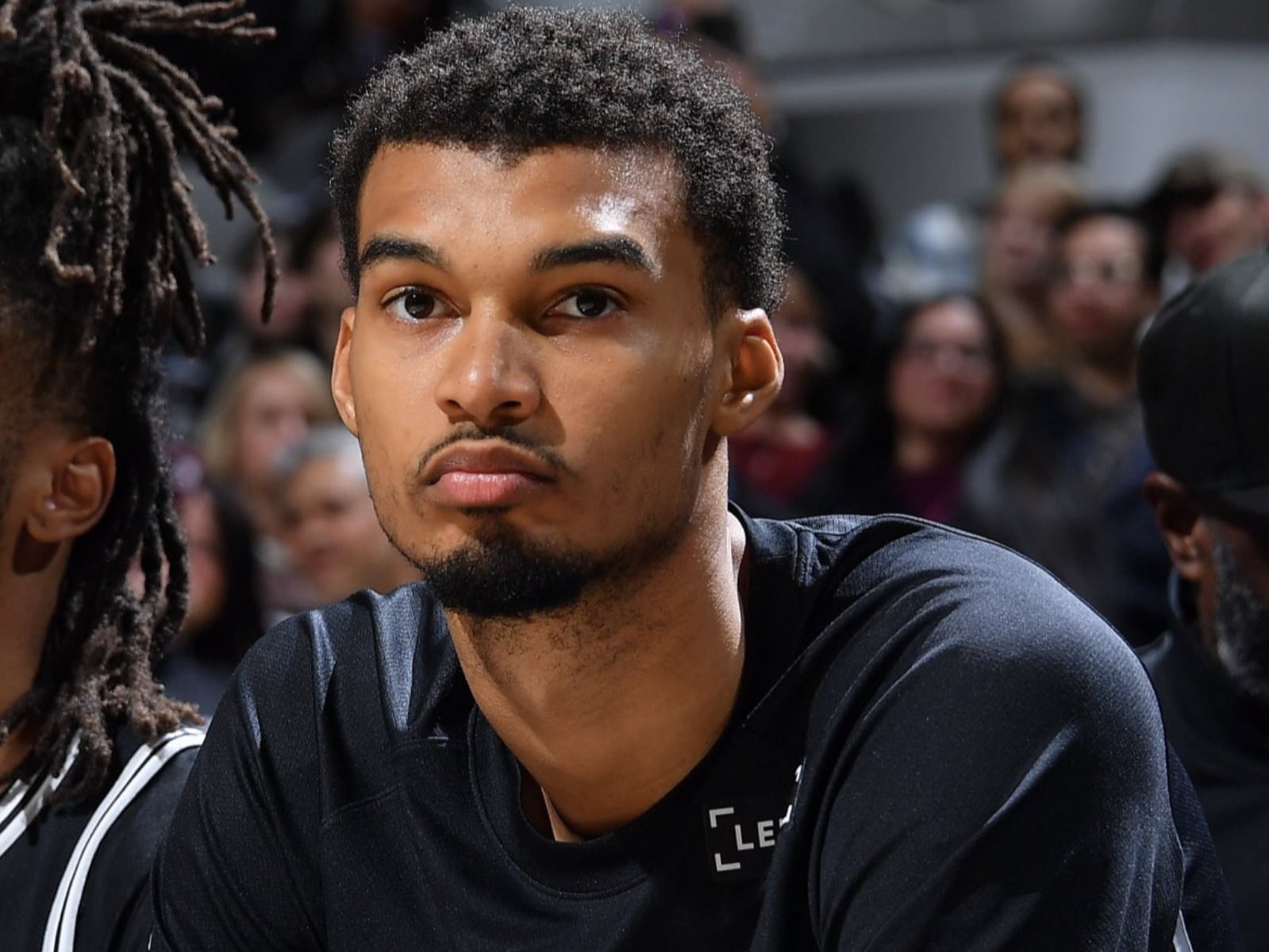 NBA／Victor Wembanyama 少林飛踢籃框球！球迷看傻「這身體素質太扯！」