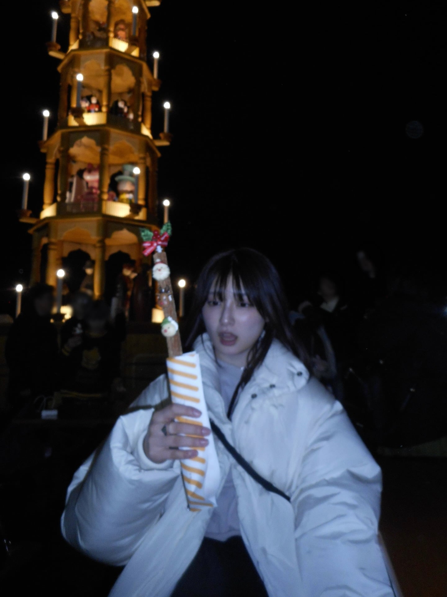 吉川愛聖誕節狂回 7500 則留言!親手做蛋糕、透露用 iPhone 16 Pro Max⋯粉絲驚呼「根本女神降臨」!