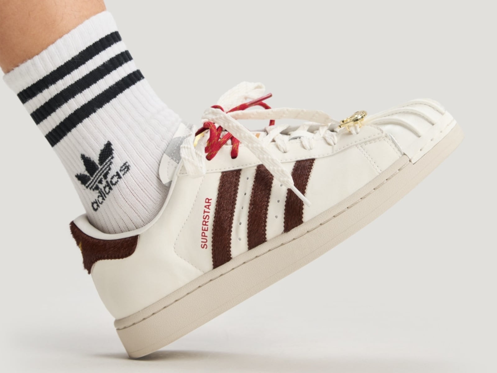 2026 年 CNY 農曆新年馬年球鞋盤點！Nike、adidas、Converse⋯新春就靠它們好運馬上來（不斷更新）