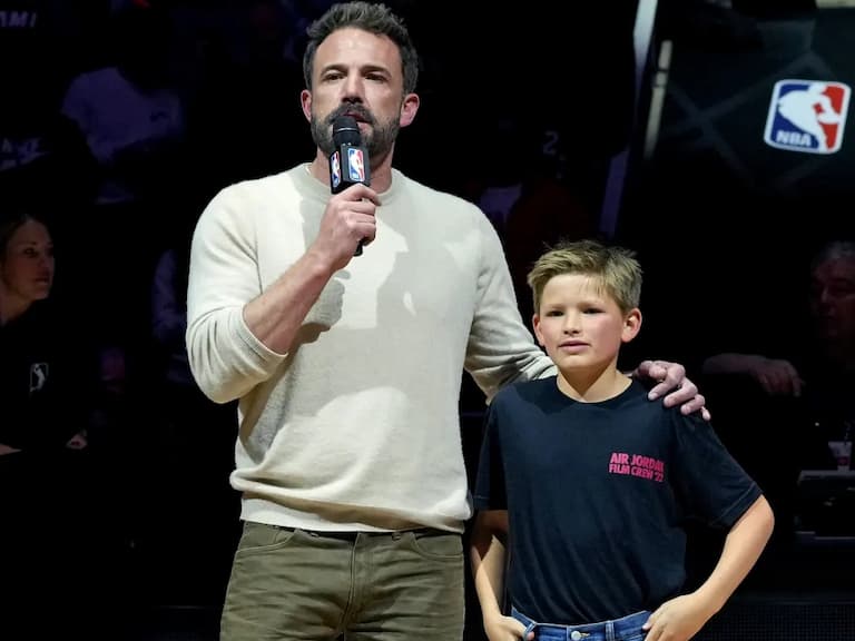 班艾佛列克 Ben Affleck 自爆 13 歲兒子想拿錢下注運動賽事！身價破億也不給：「要他靠自己！」