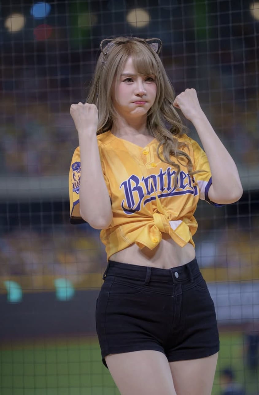 中信兄弟啦啦隊短今睫毛中段全掉光！確診慢性眼瞼發炎粉絲心疼！