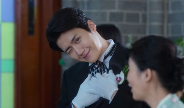 《愛情怎麼翻譯？》金宣虎身高 183 公分、前女友爭議、歪頭眨眼爆紅⋯８件事快認識！