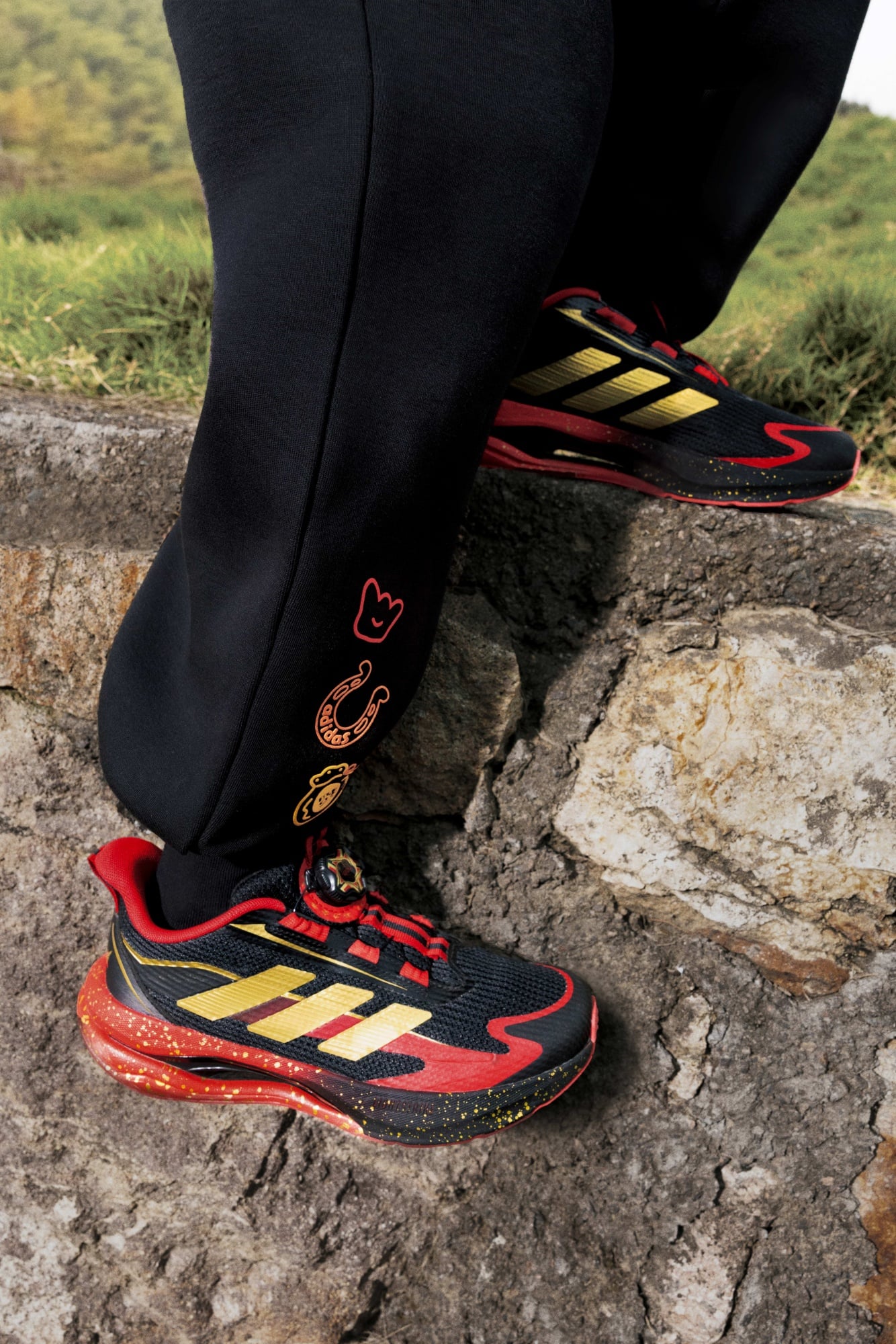 adidas × adidas Originals 馬年限定系列來了！林柏宏、楊謹華演繹「新年有信念」⋯7款鞋款、新中式穿搭必看！