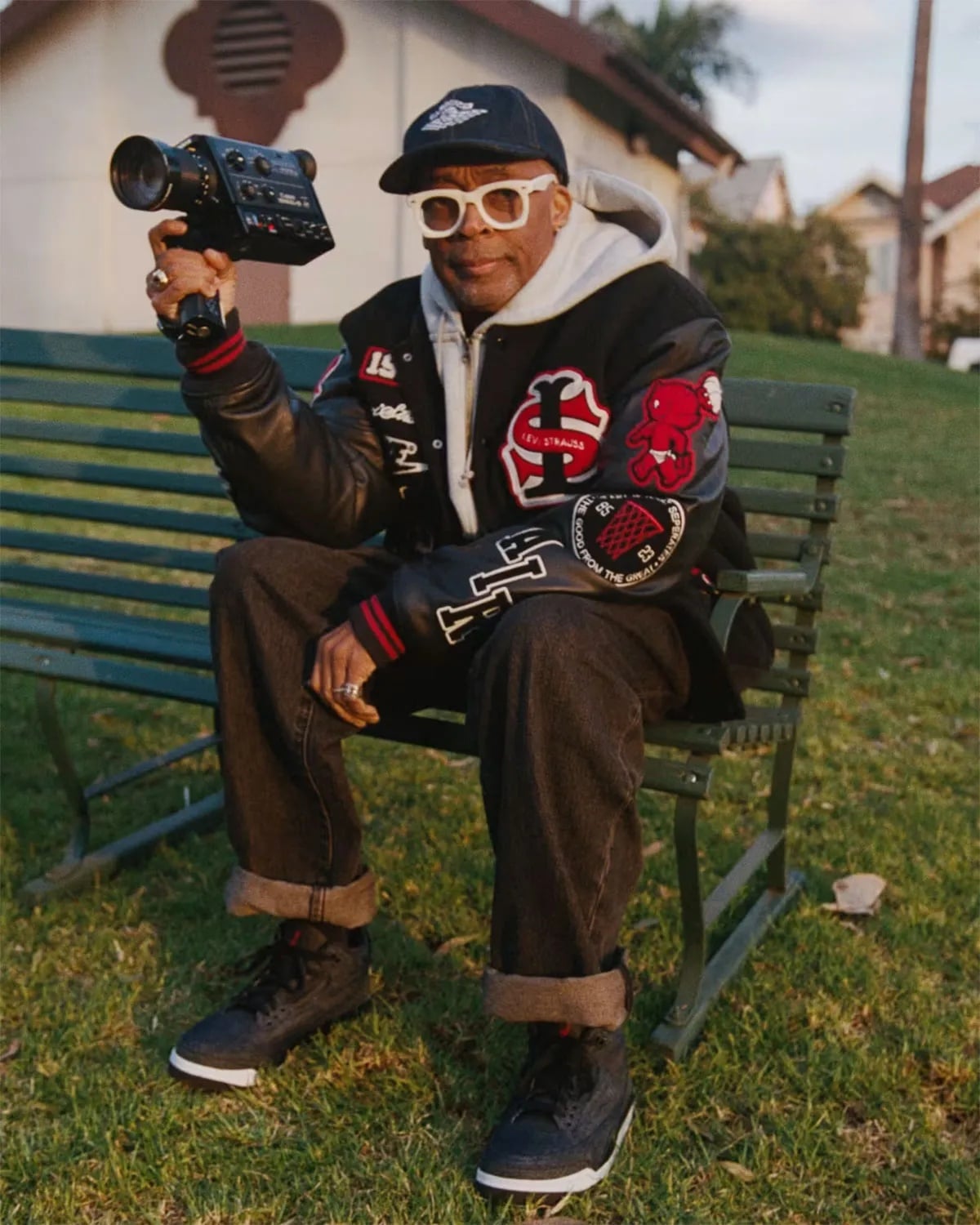 Levi's x Jordan Brand 全新聯名正式曝光！牛仔面料注入 AJ3、傳奇導演 Spike Lee 帥氣演繹！