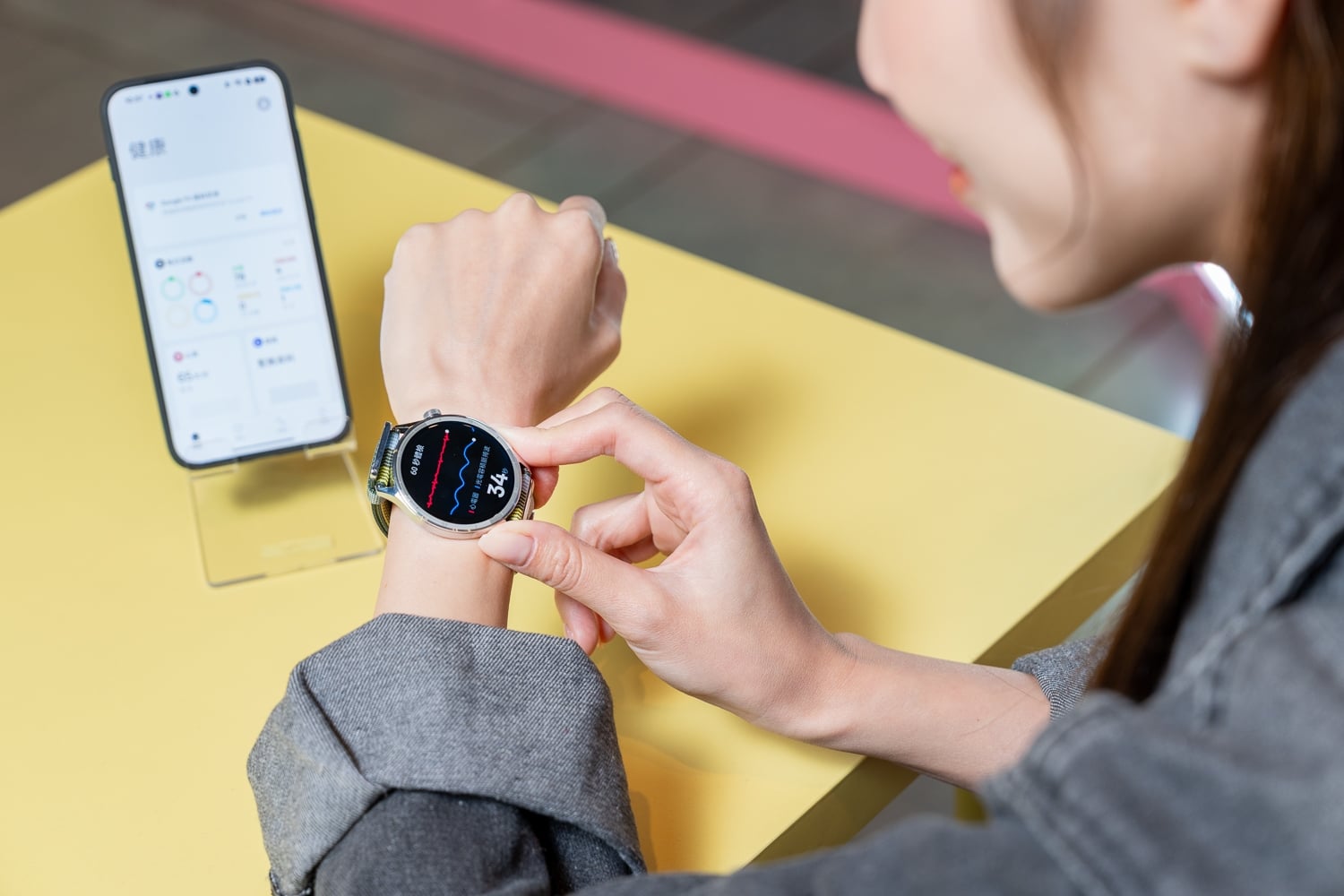 OPPO Reno15 系列「怎麼拍都型」！2 億畫素主鏡頭 + 3.5 倍長焦⋯台北三創百坪體驗空間登場！