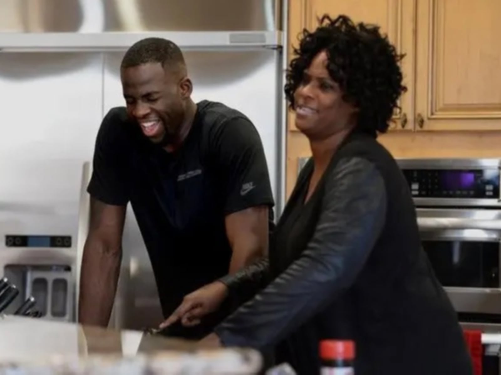 NBA／Draymond Green 賽後記者會唸媽媽簡訊引爆笑！大方坦言：拿過 4 座冠軍還是怕她！