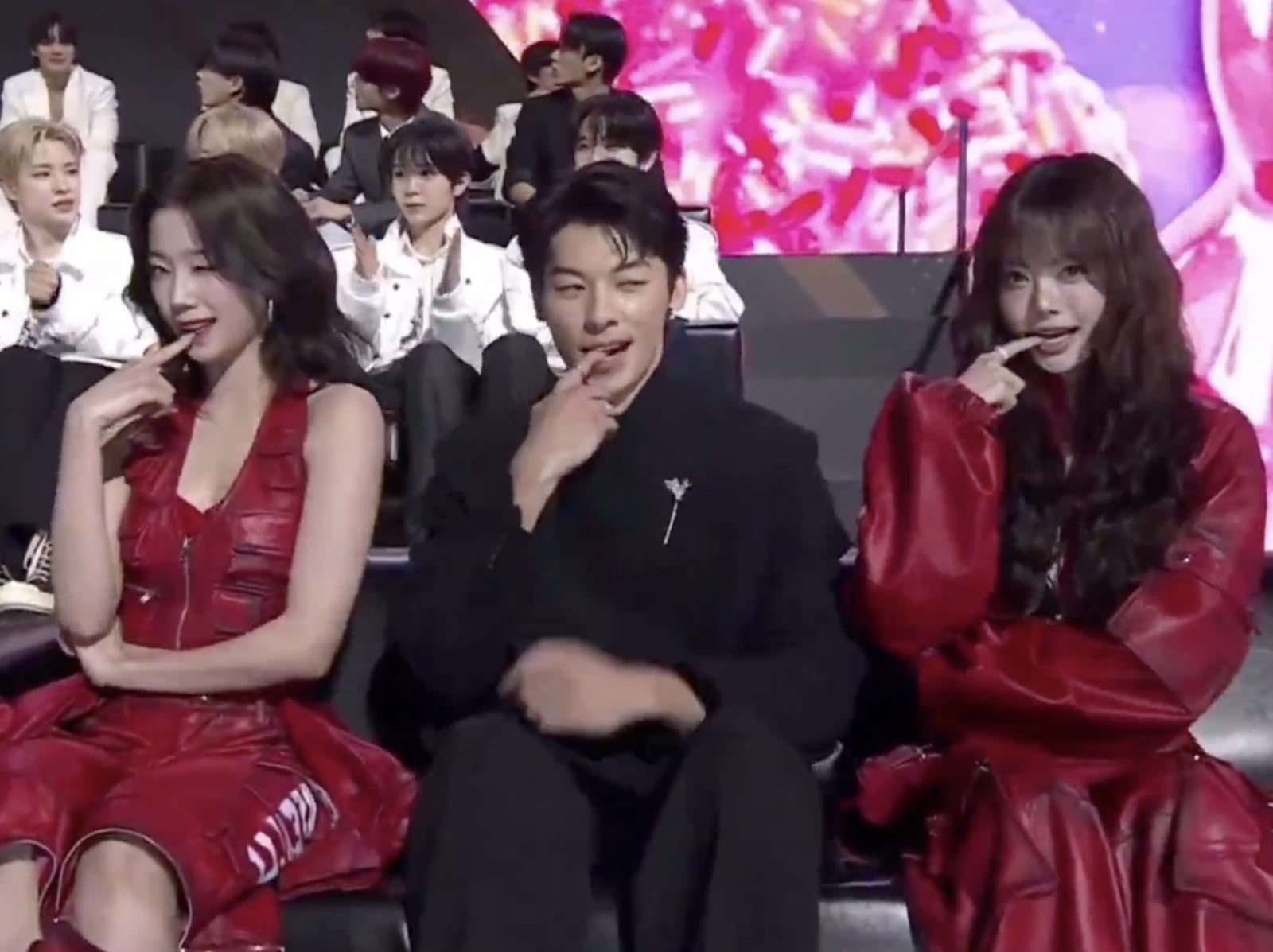 2026 金唱片／許光漢驚喜挑戰「撒嬌舞」，與 LE SSERAFIM 成員合作，害羞賣萌模樣掀熱議！