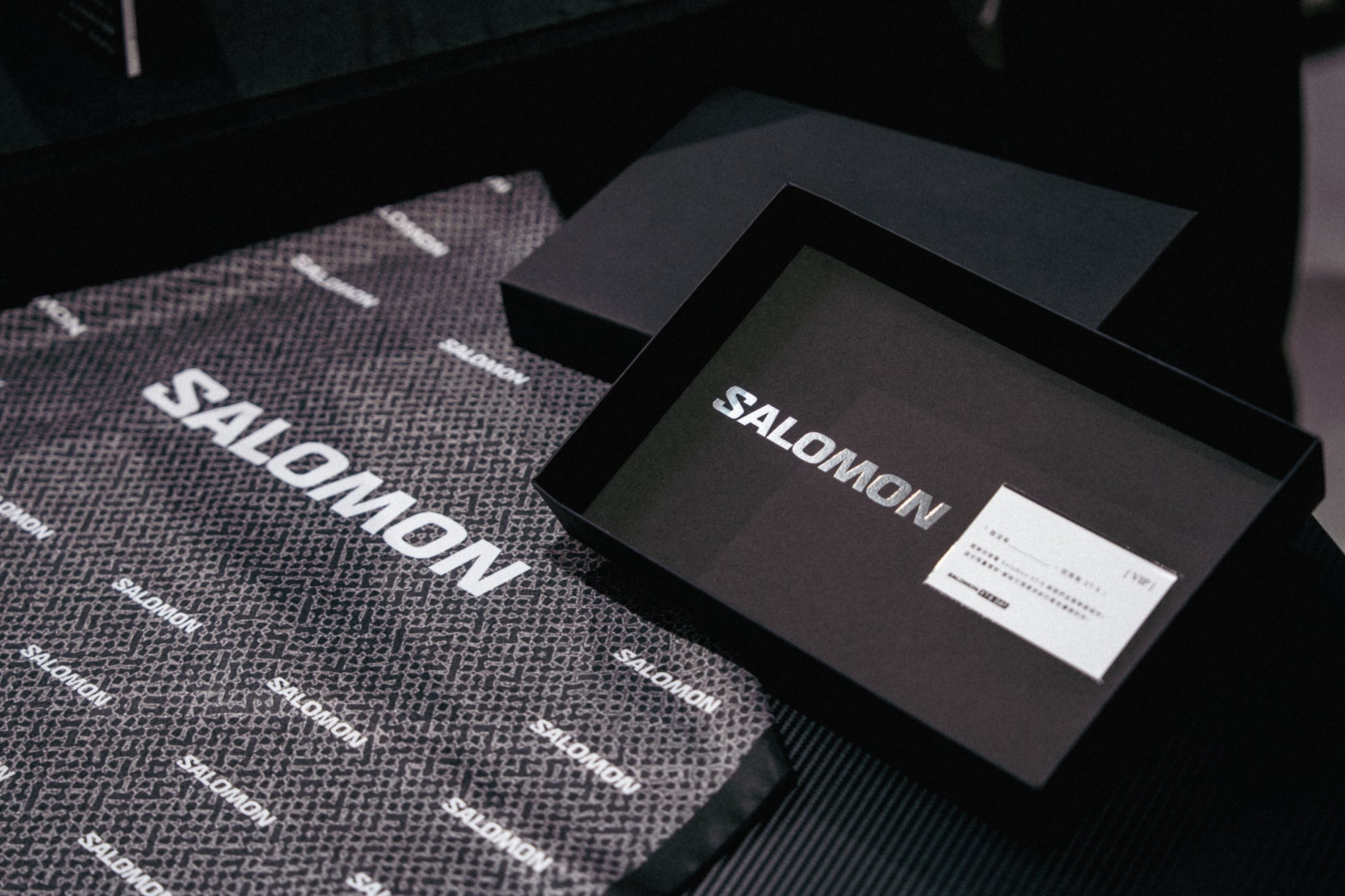 從山徑到街頭!Salomon XT-6 跨界成潮鞋聖地⋯小樂親揭「減法生活」穿搭哲學!