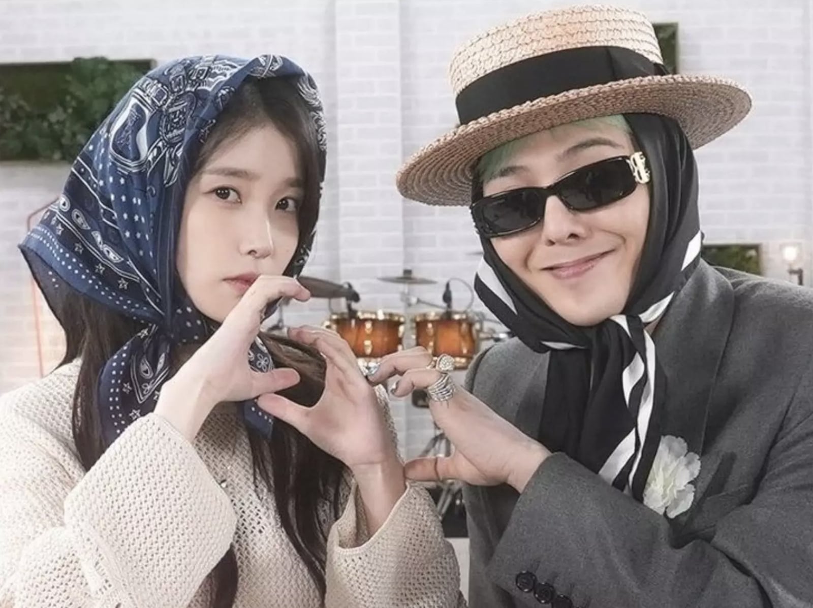 GD & IU 這段話送給一直在努力的人：「無論上坡下坡，走著走著就有路。」