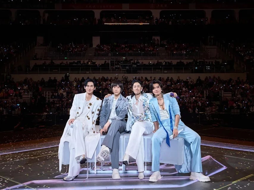 F4 成都演唱會阿信罕見脫衣秀胸肌線條！仔仔崩潰喊：「脫什麼啦！」