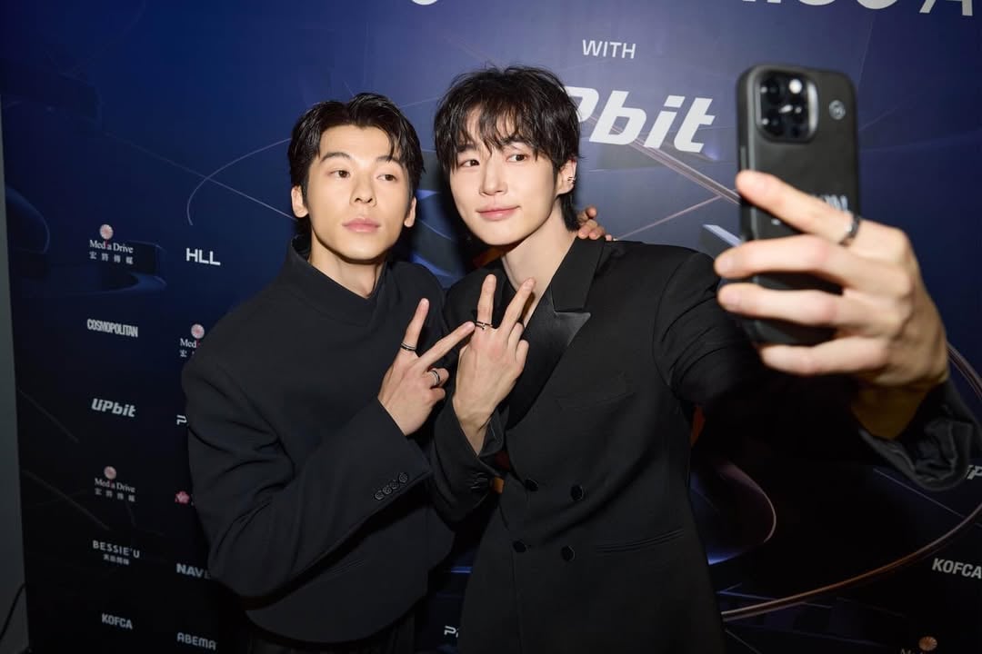 許光漢、邊佑錫、安孝燮金唱片合體！三帥玩自拍、比愛心引熱議！