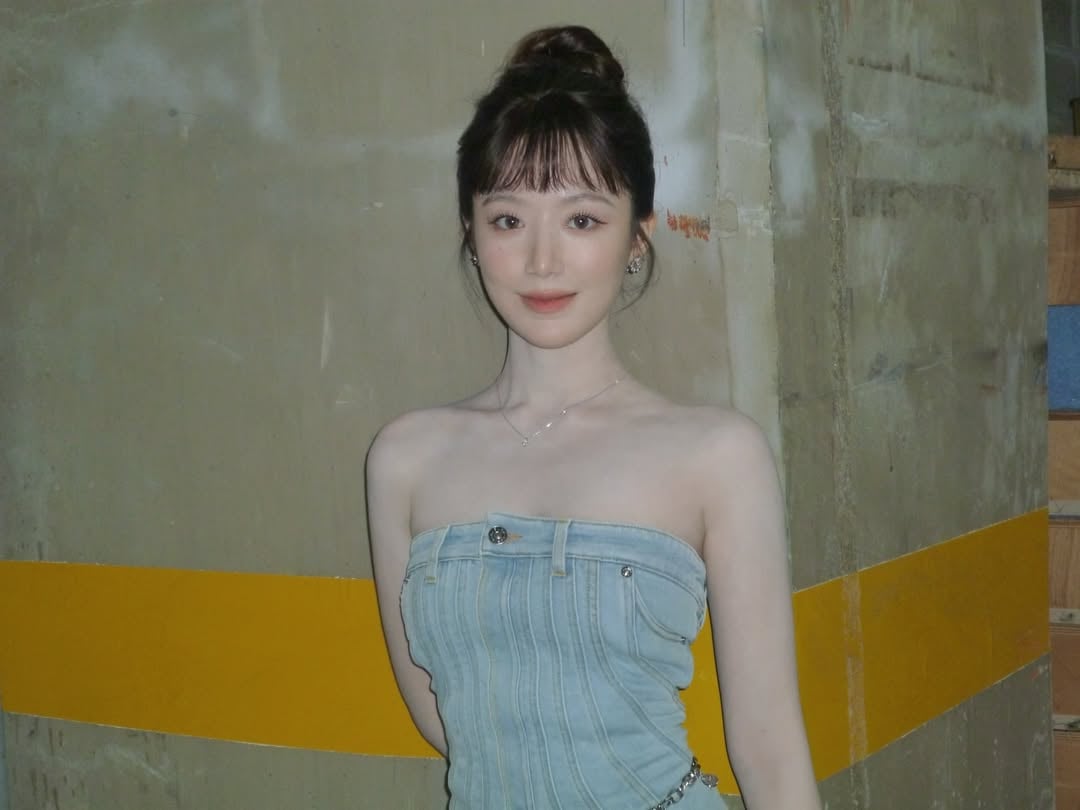 i-DLE 舒華被問長太漂亮的困擾！12 字霸氣回粉絲，全網笑翻！