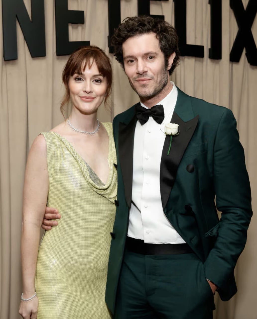 《此生摯愛》亞當布洛迪 Adam Brody 金球獎突襲訪問！搭檔潔姬托恩笑翻全場！