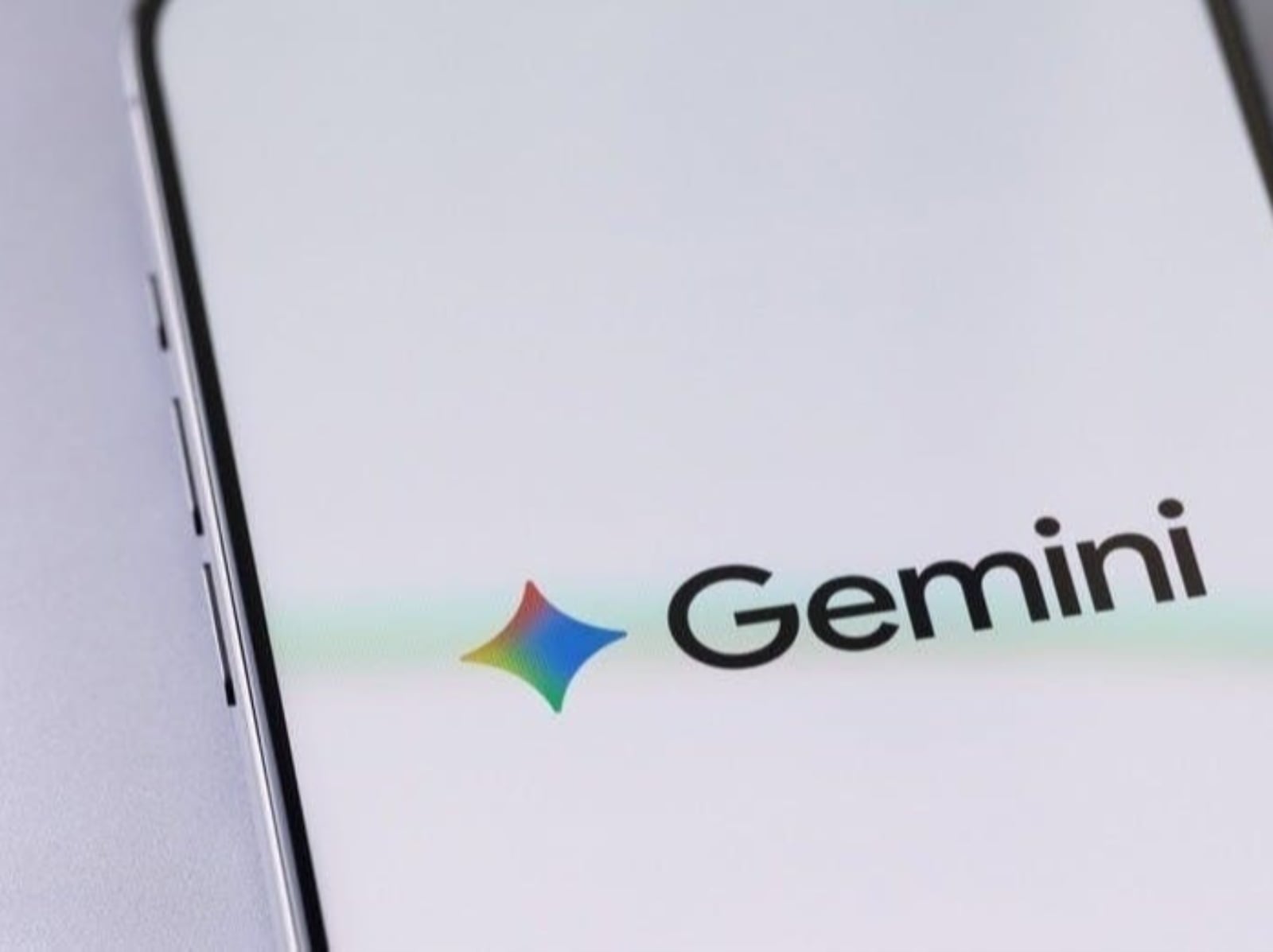 Apple 證實將聯手 Google Gemini！下一代「超強 AI 助理」預計這時候登場！